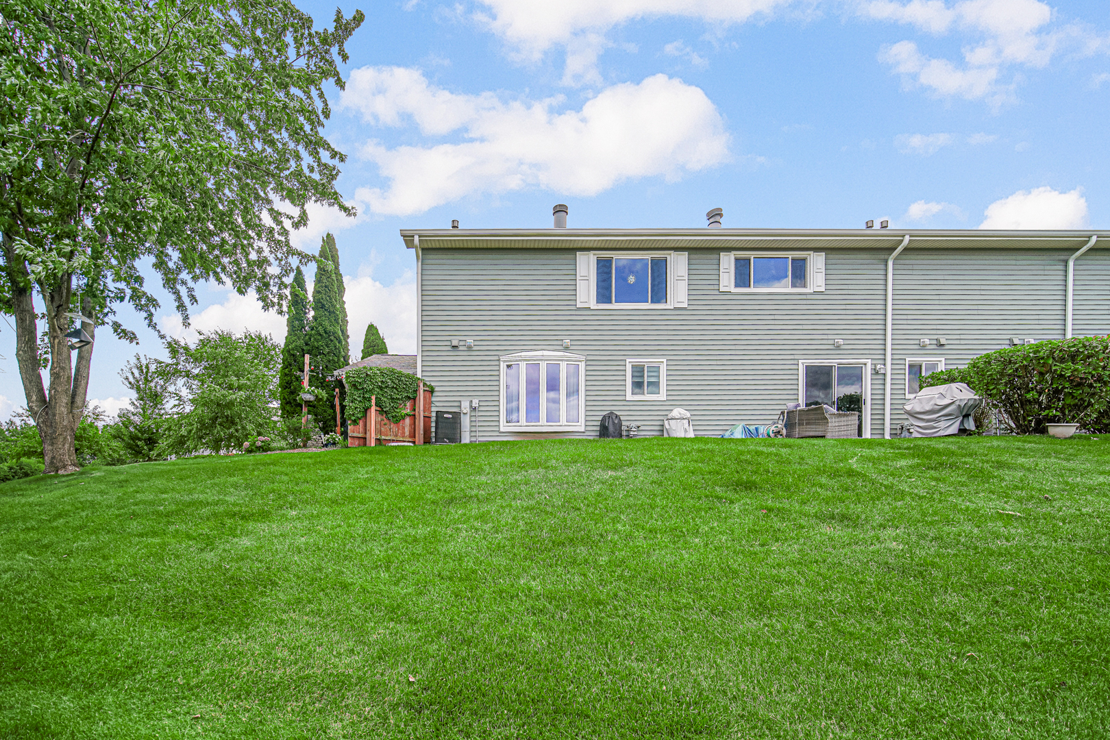 34036 WHITE OAK Lane, Gurnee, IL 60031