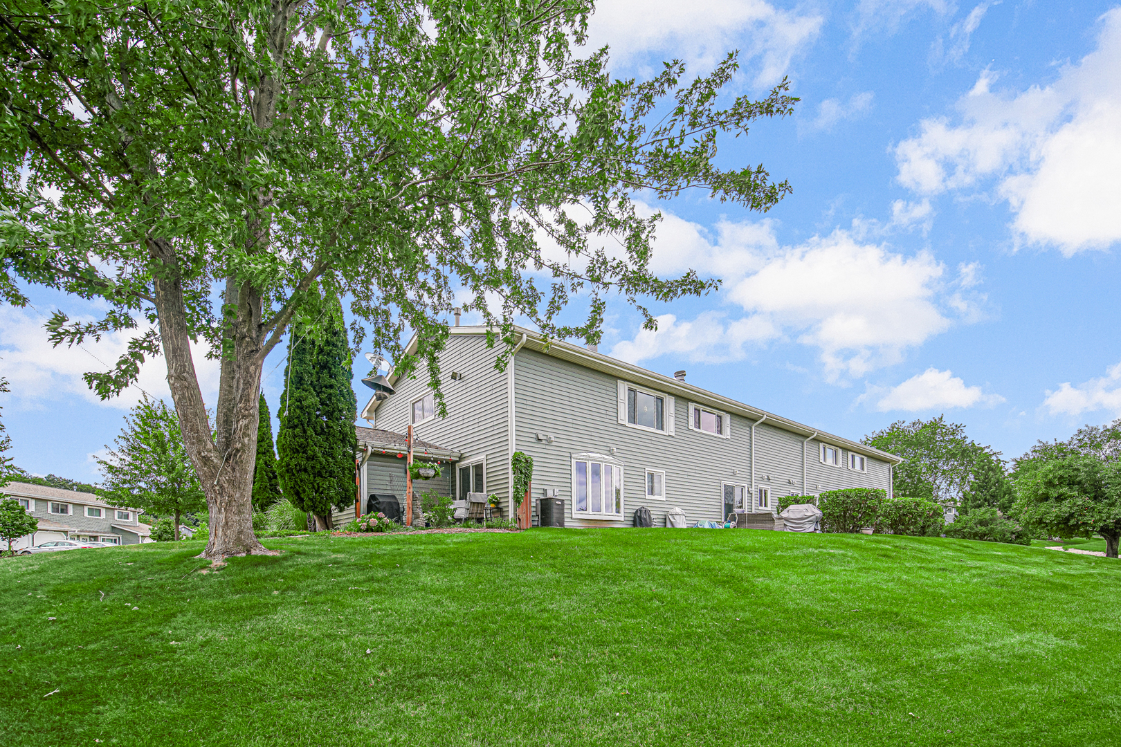 34036 WHITE OAK Lane, Gurnee, IL 60031