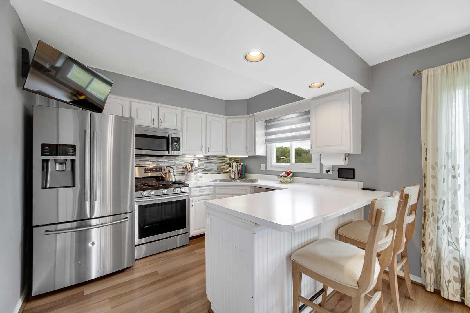 34036 WHITE OAK Lane, Gurnee, IL 60031