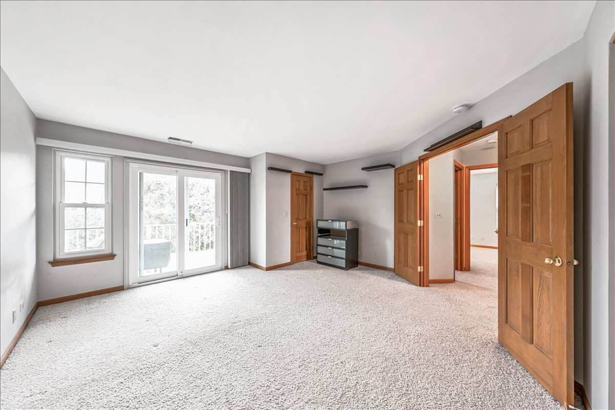 3 Taylor Court #B, Streamwood, IL 60107