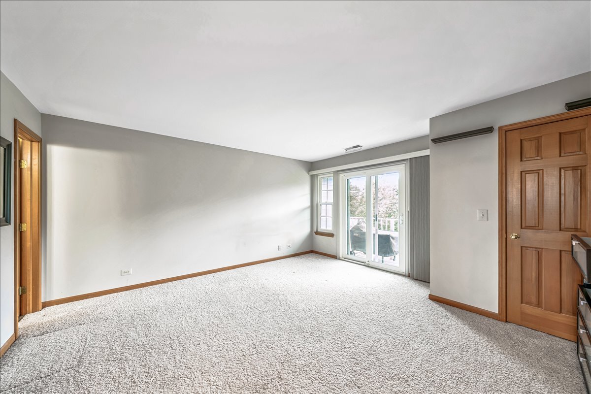 3 Taylor Court #B, Streamwood, IL 60107