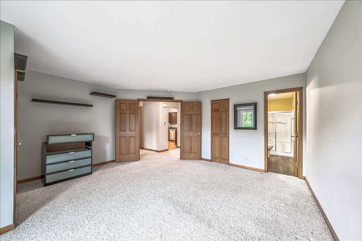 3 Taylor Court #B, Streamwood, IL 60107