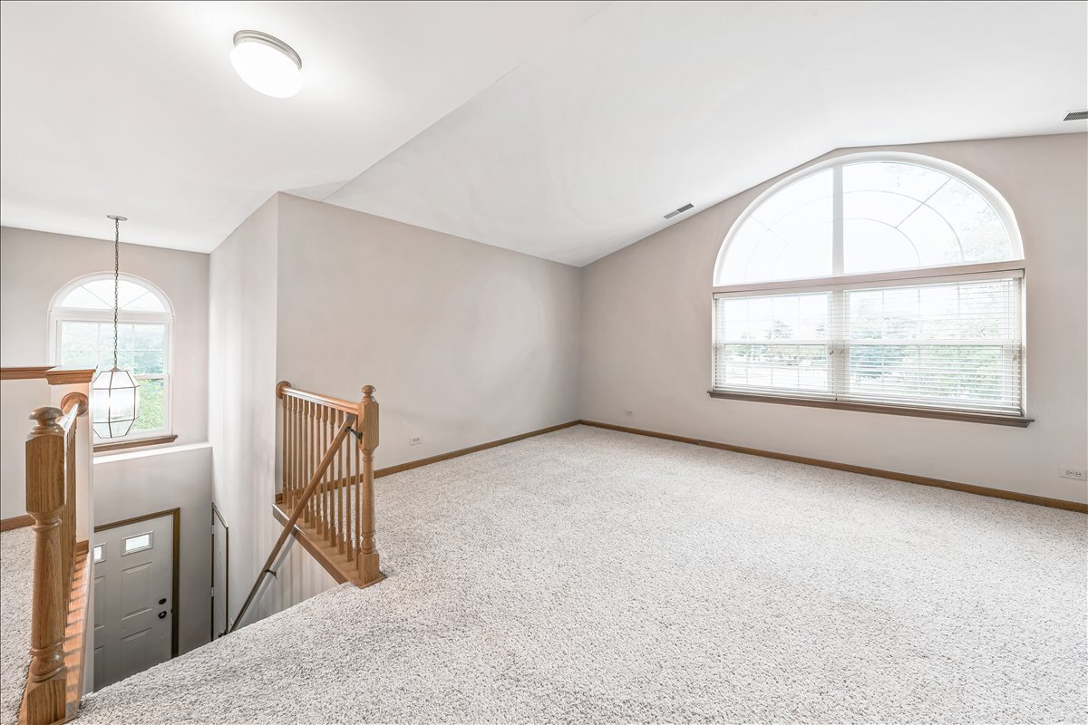 3 Taylor Court #B, Streamwood, IL 60107