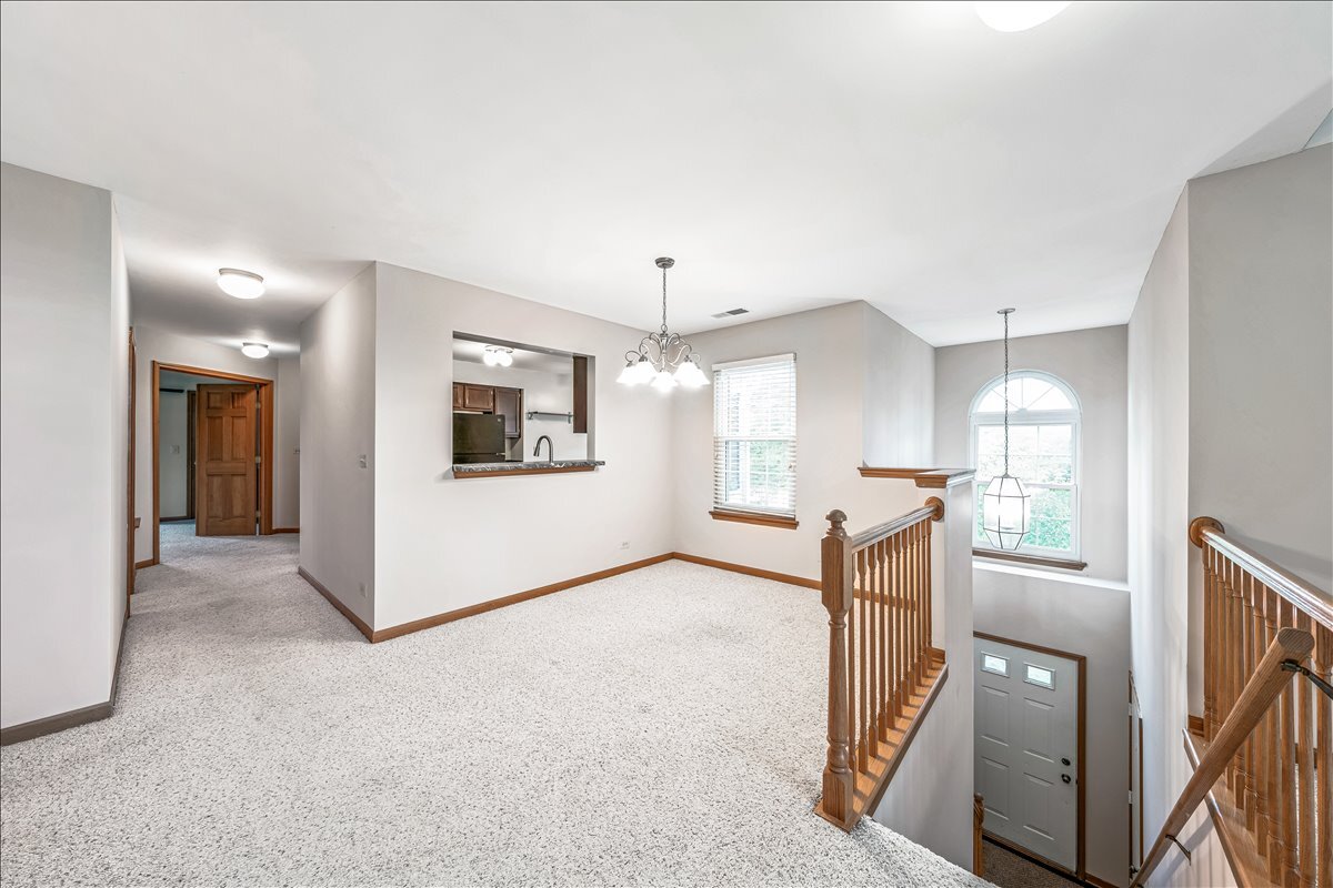 3 Taylor Court #B, Streamwood, IL 60107