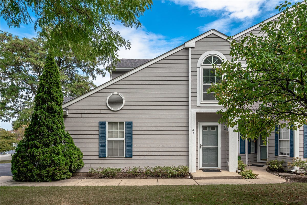 3 Taylor Court #B, Streamwood, IL 60107