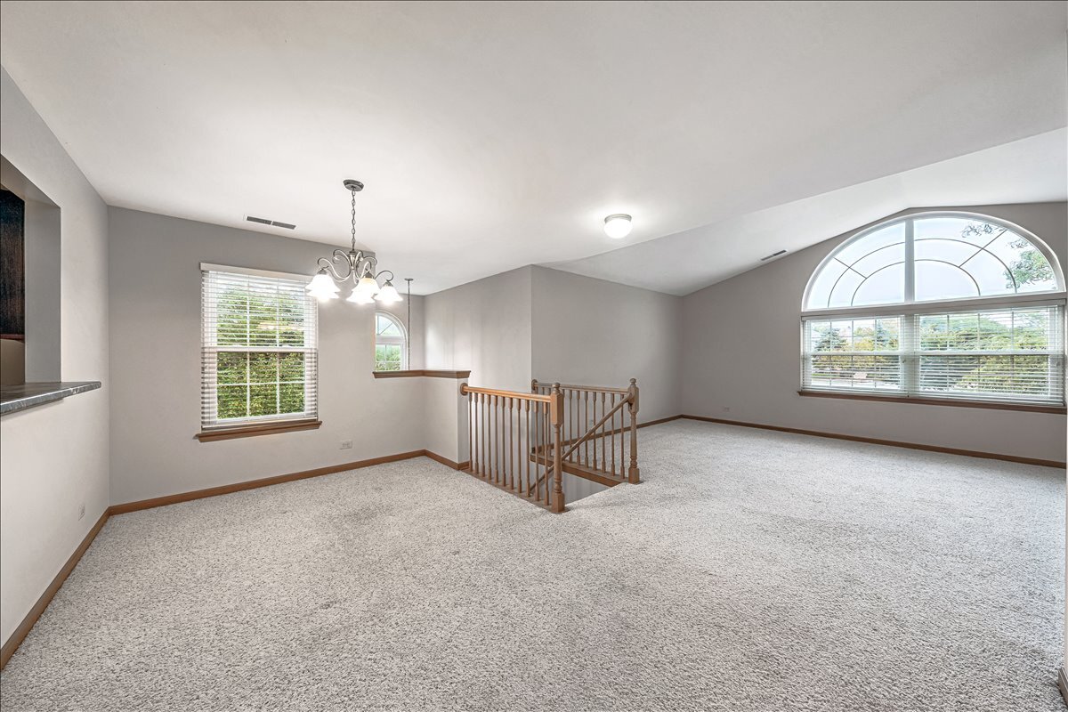 3 Taylor Court #B, Streamwood, IL 60107