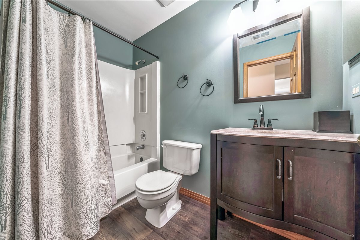 3 Taylor Court #B, Streamwood, IL 60107