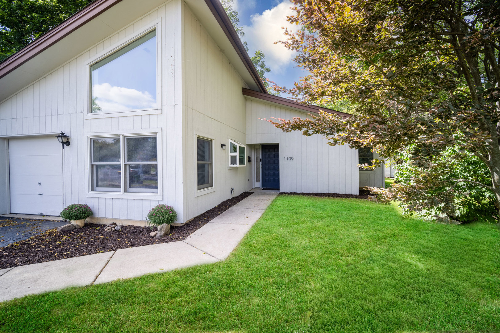 1109 Tappan Street, Woodstock, IL 60098