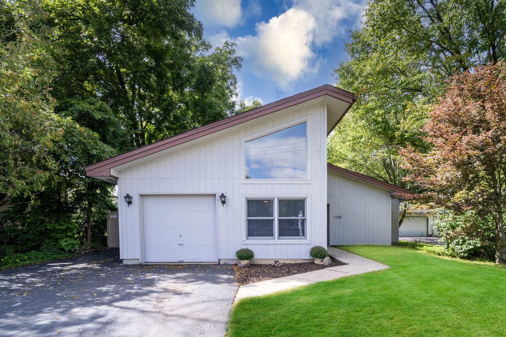 1109 Tappan Street, Woodstock, IL 60098
