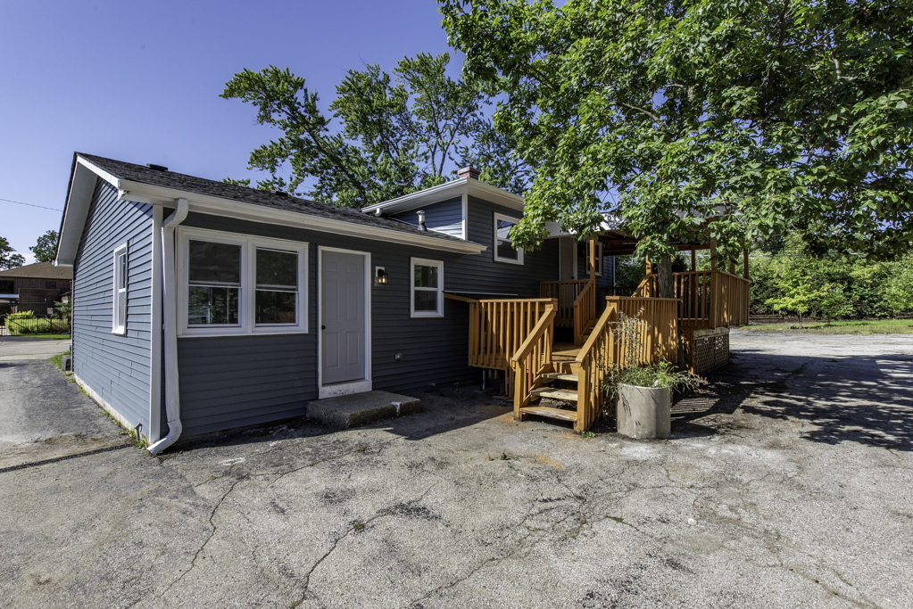 2812 20th Street, North Chicago, IL 60064