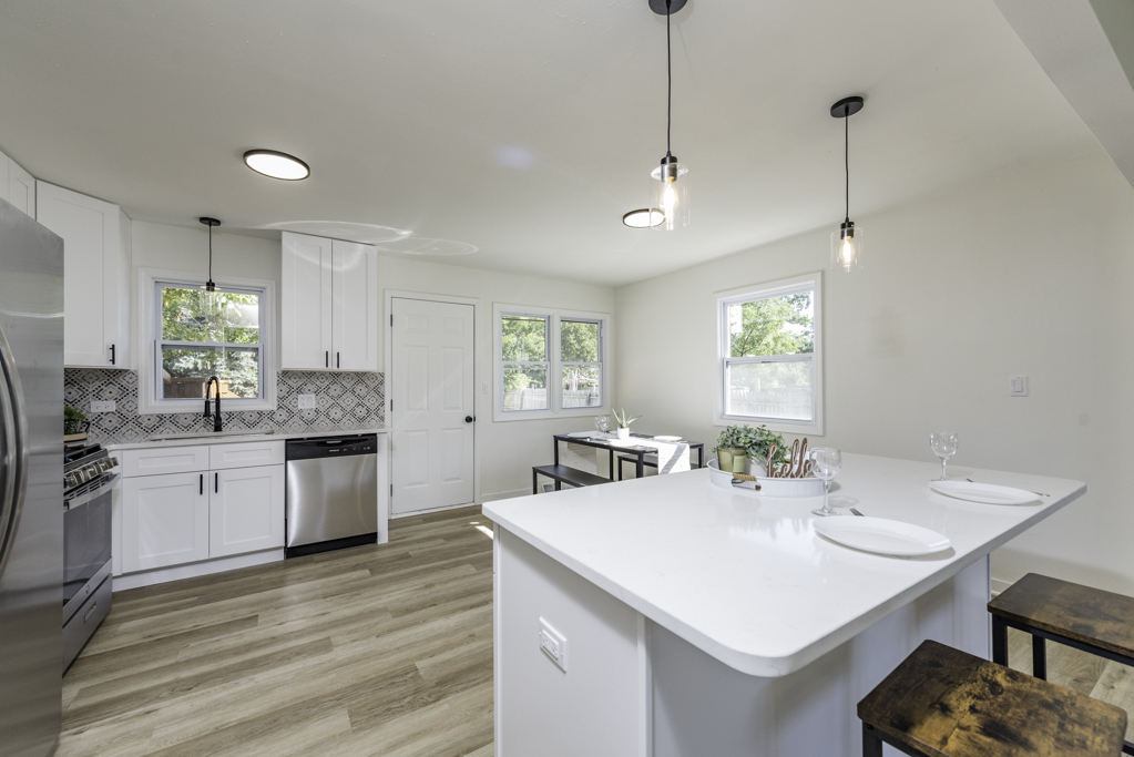 2812 20th Street, North Chicago, IL 60064