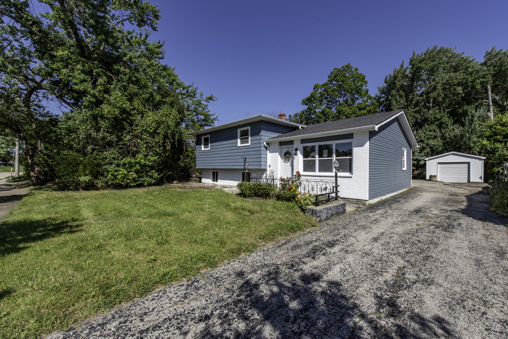 2812 20th Street, North Chicago, IL 60064