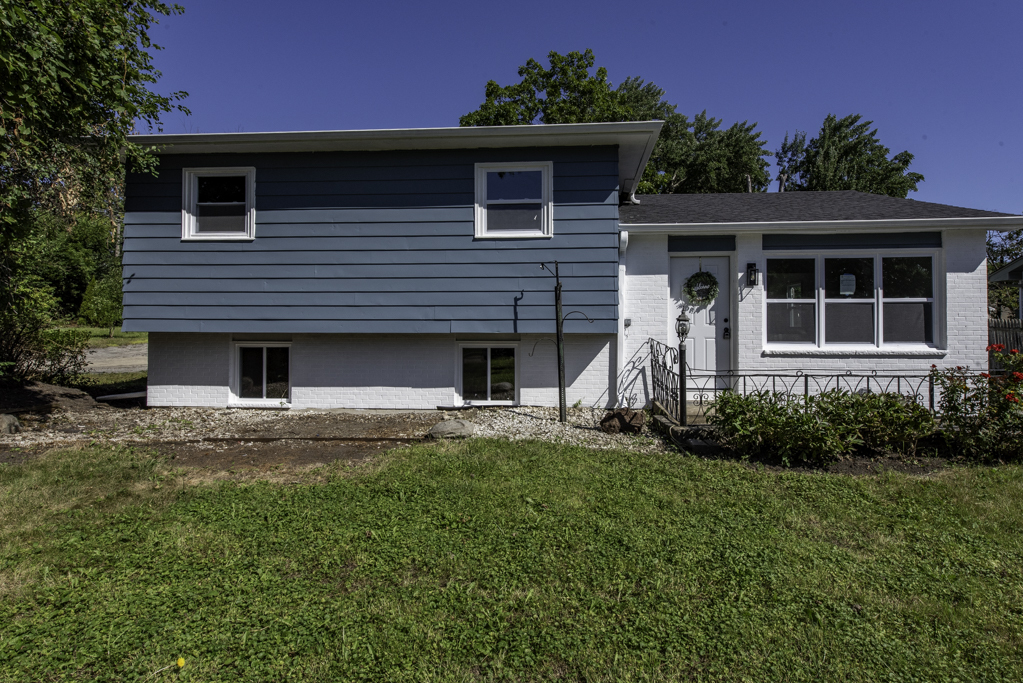 2812 20th Street, North Chicago, IL 60064