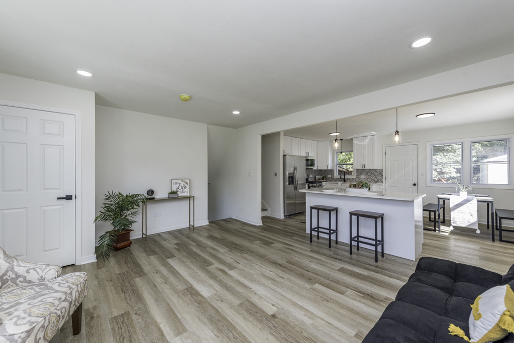 2812 20th Street, North Chicago, IL 60064