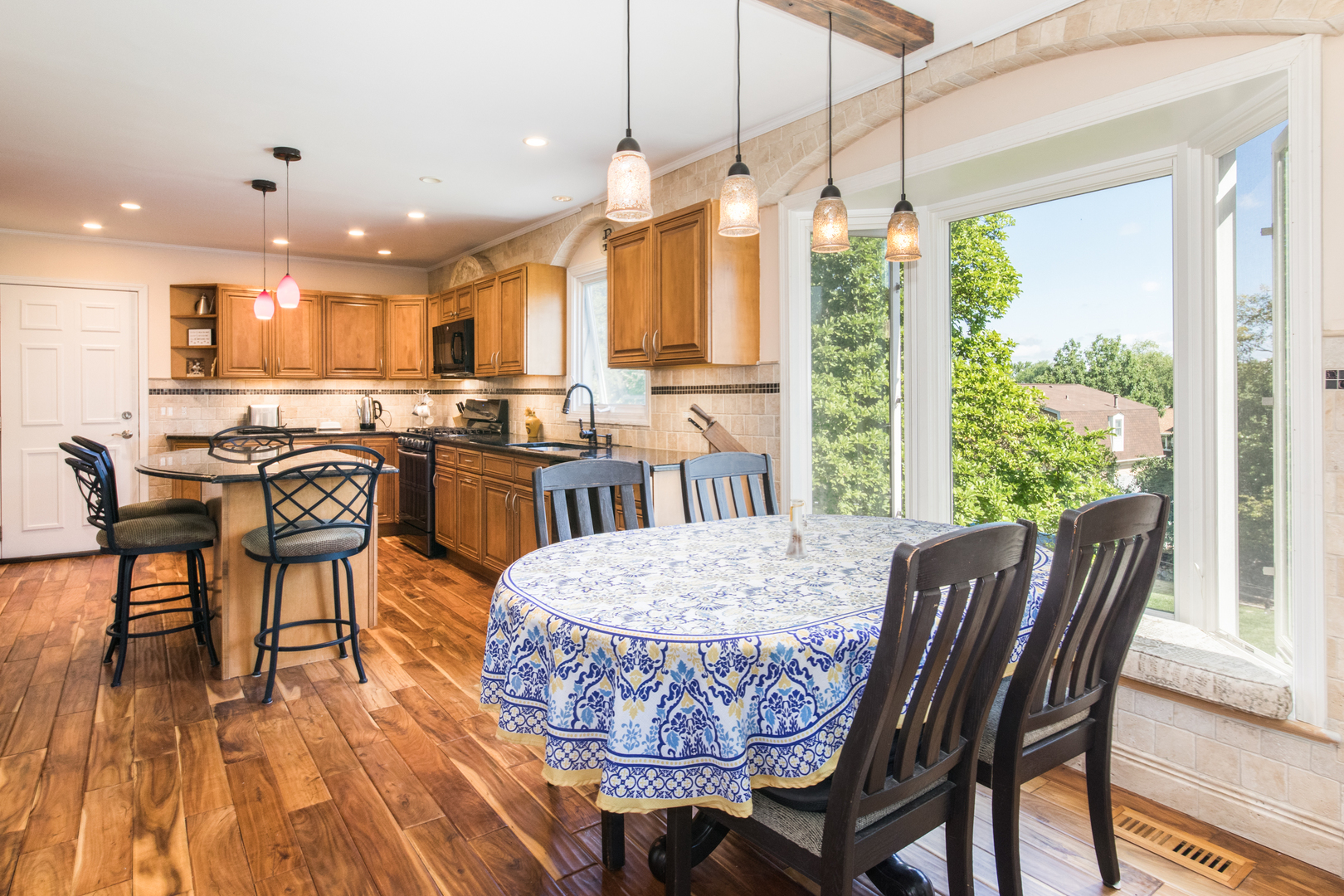 1641 Churchill Road, Schaumburg, IL 60195