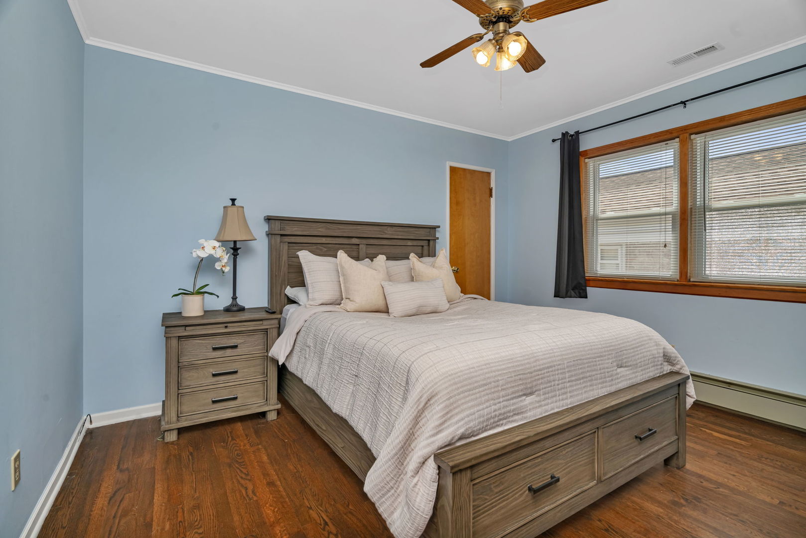 5725 S Monitor Avenue, Chicago, IL 60638