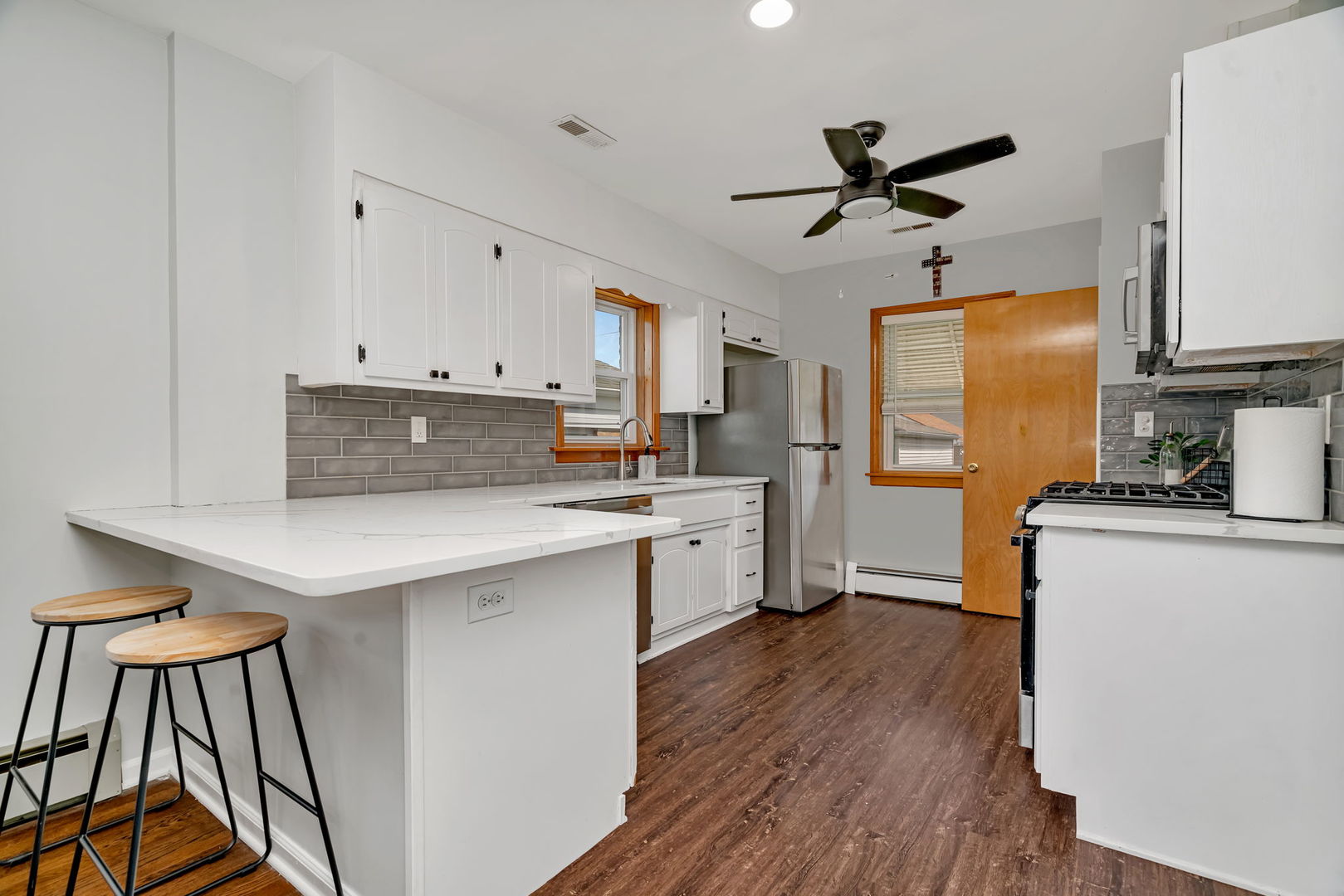 5725 S Monitor Avenue, Chicago, IL 60638