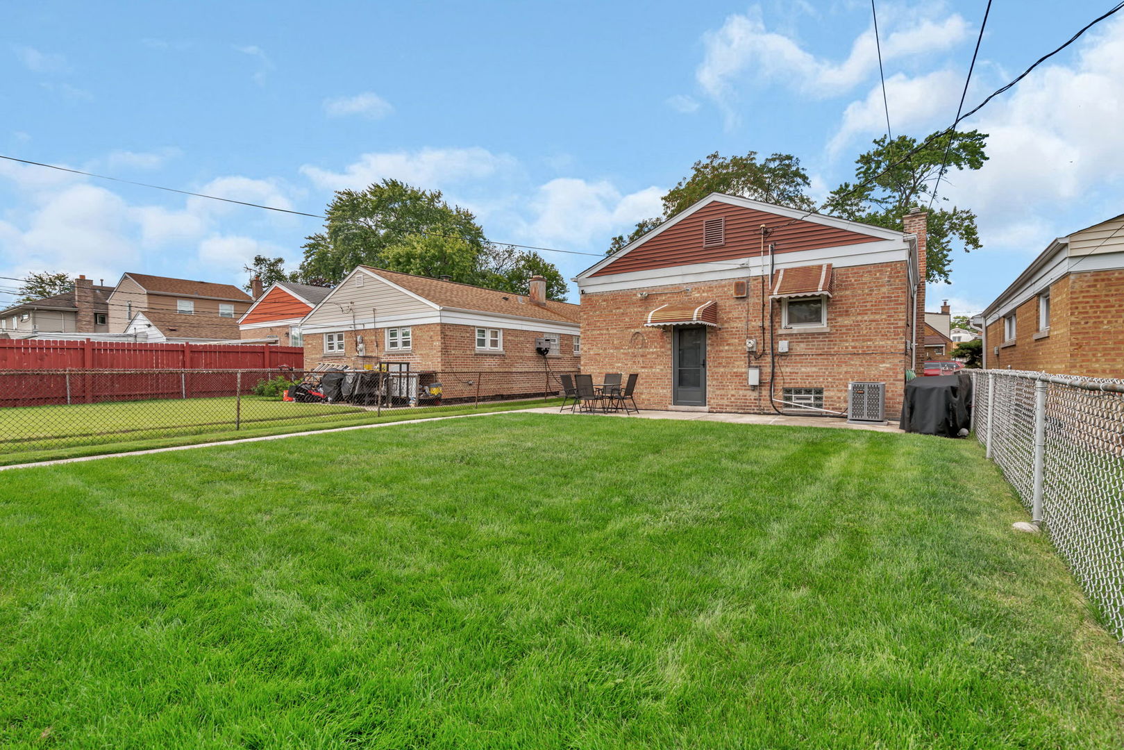 5725 S Monitor Avenue, Chicago, IL 60638