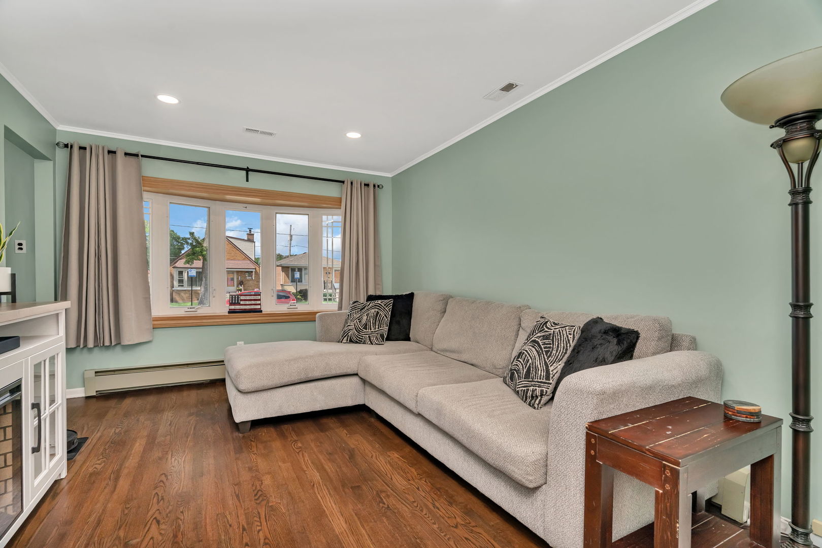 5725 S Monitor Avenue, Chicago, IL 60638