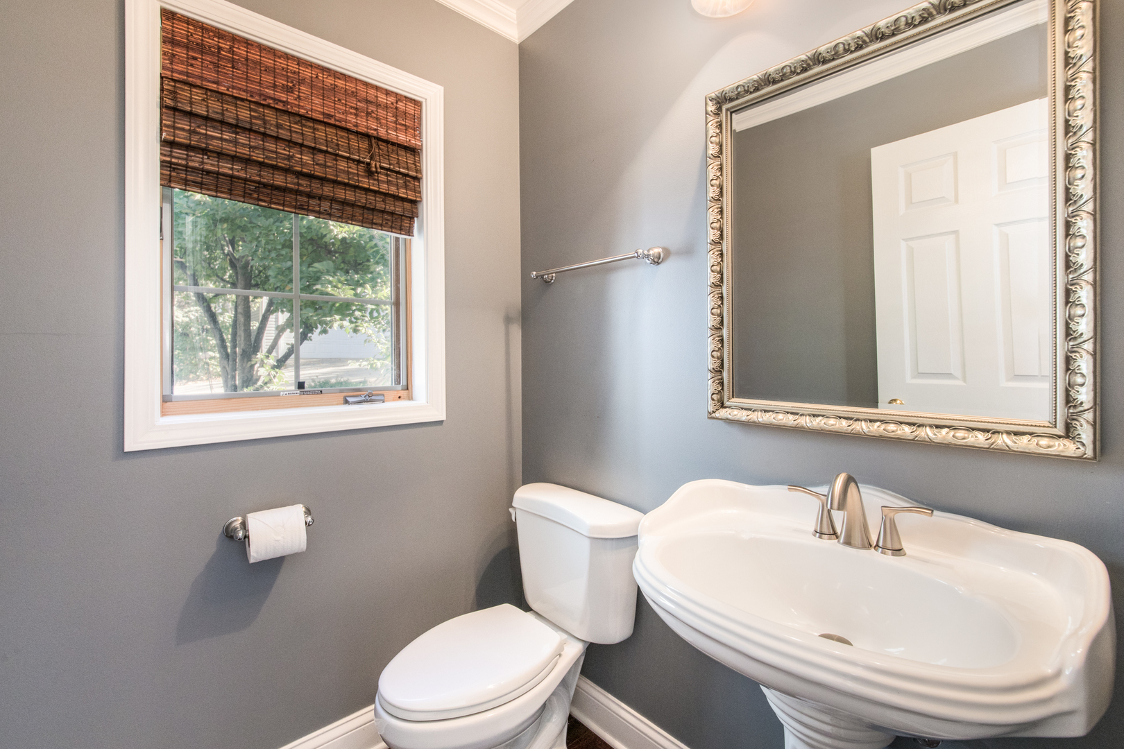 8 Division Court, Lemont, IL 60439