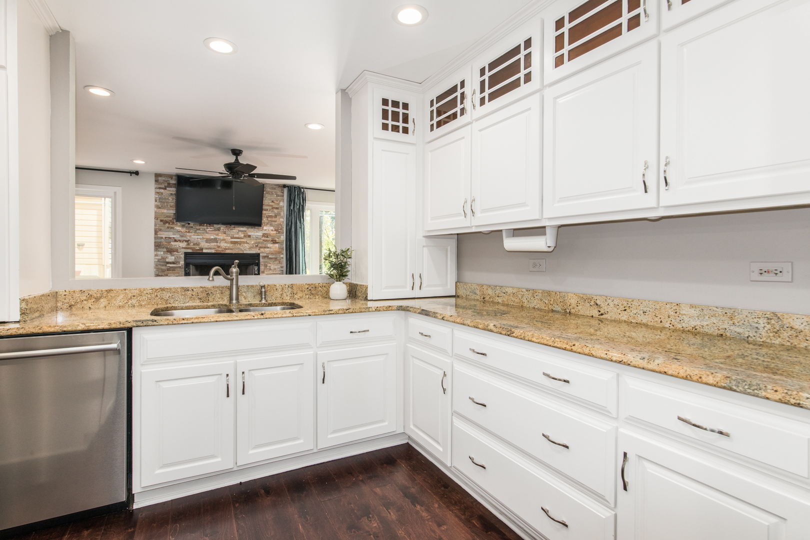 8 Division Court, Lemont, IL 60439