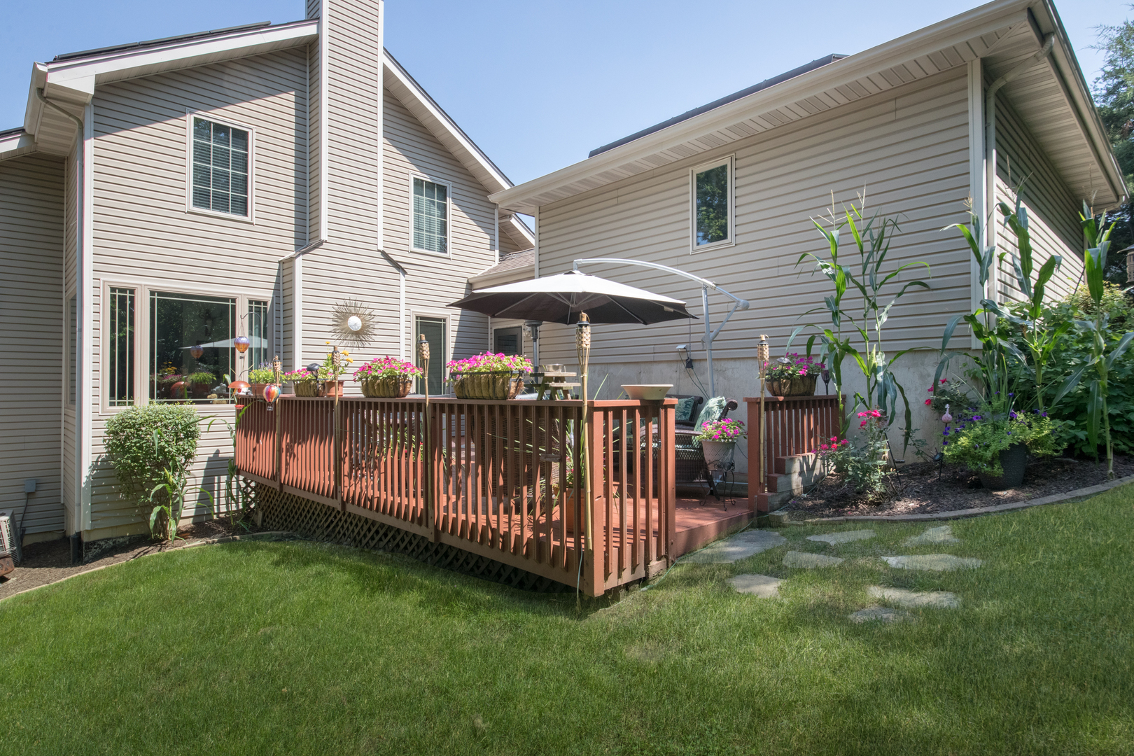 8 Division Court, Lemont, IL 60439