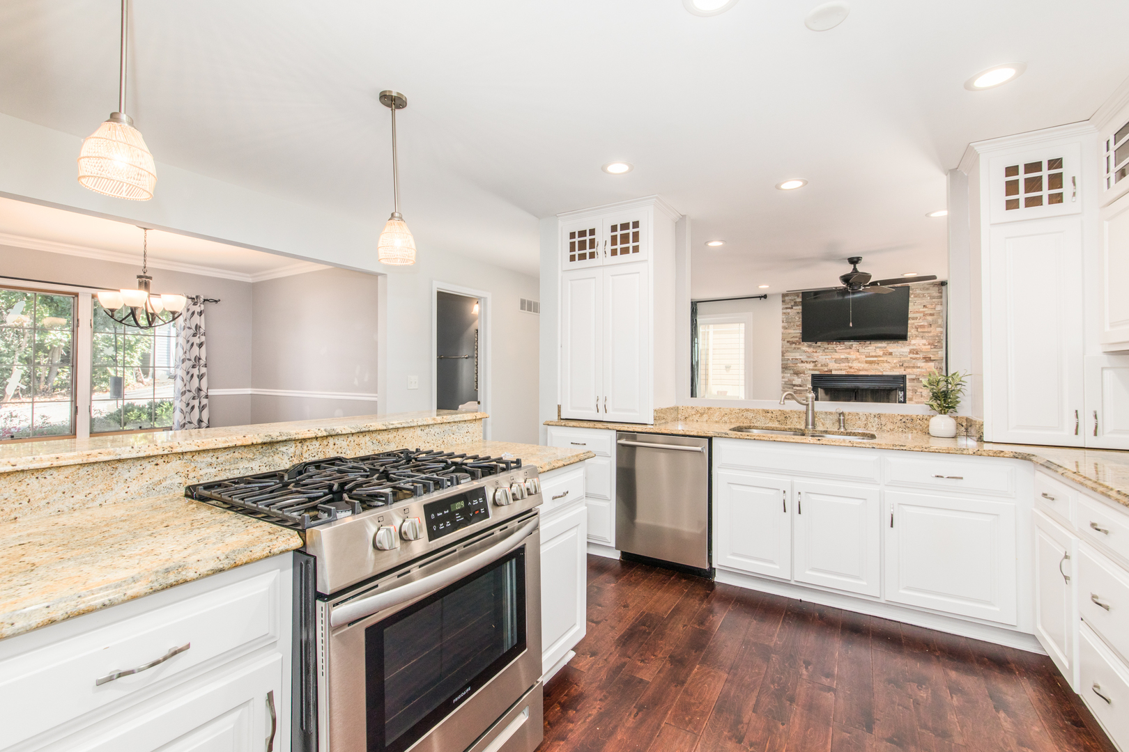 8 Division Court, Lemont, IL 60439