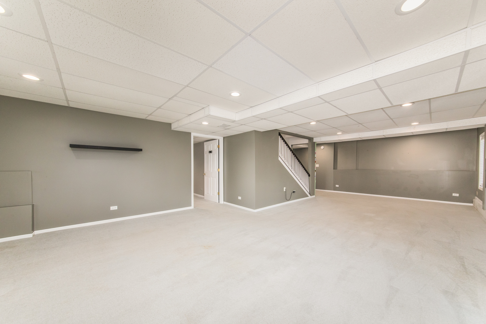 8 Division Court, Lemont, IL 60439