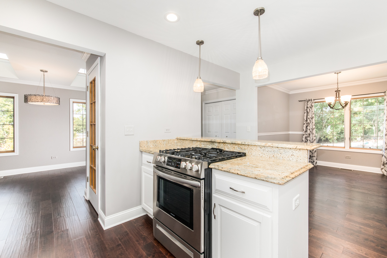 8 Division Court, Lemont, IL 60439