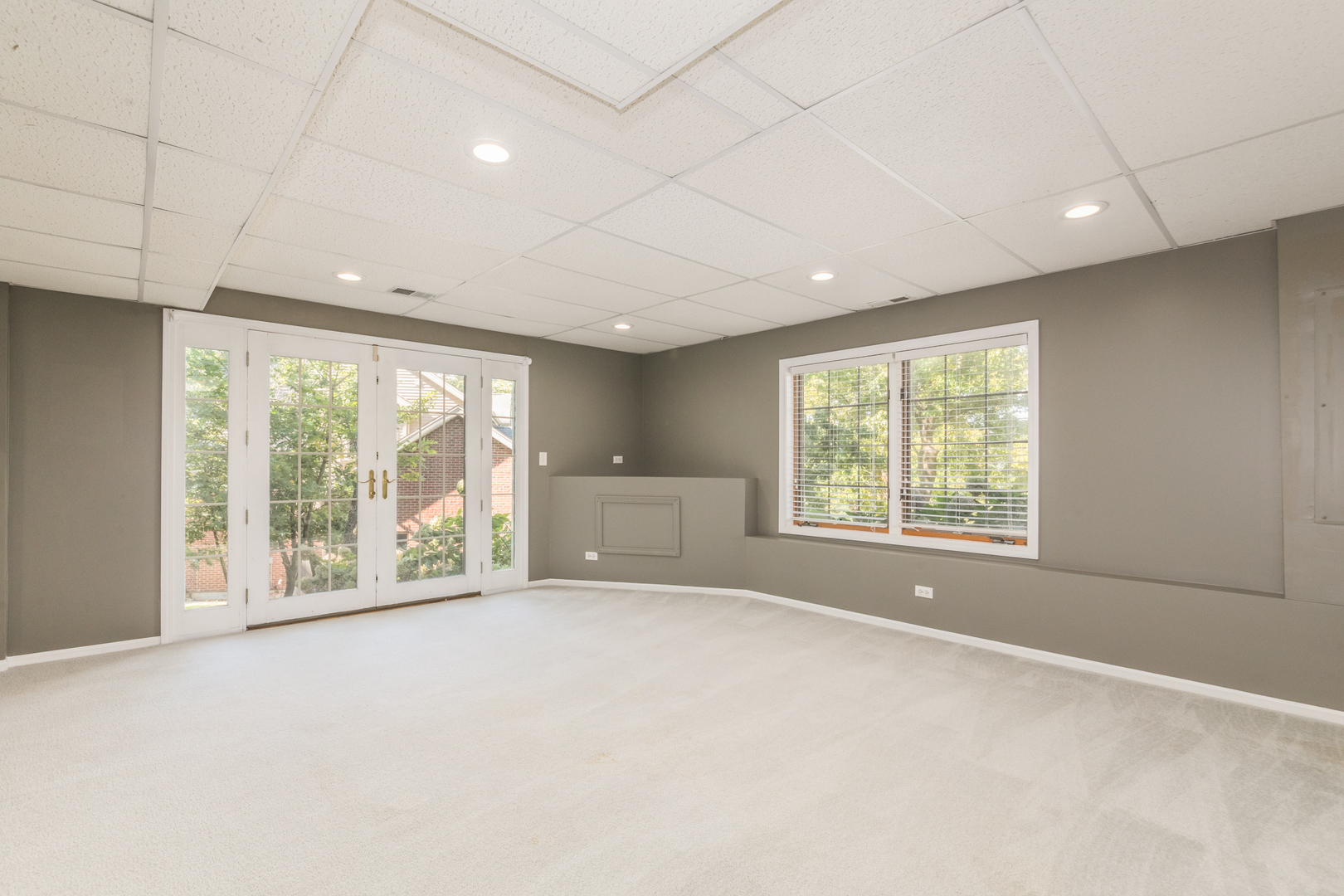 8 Division Court, Lemont, IL 60439