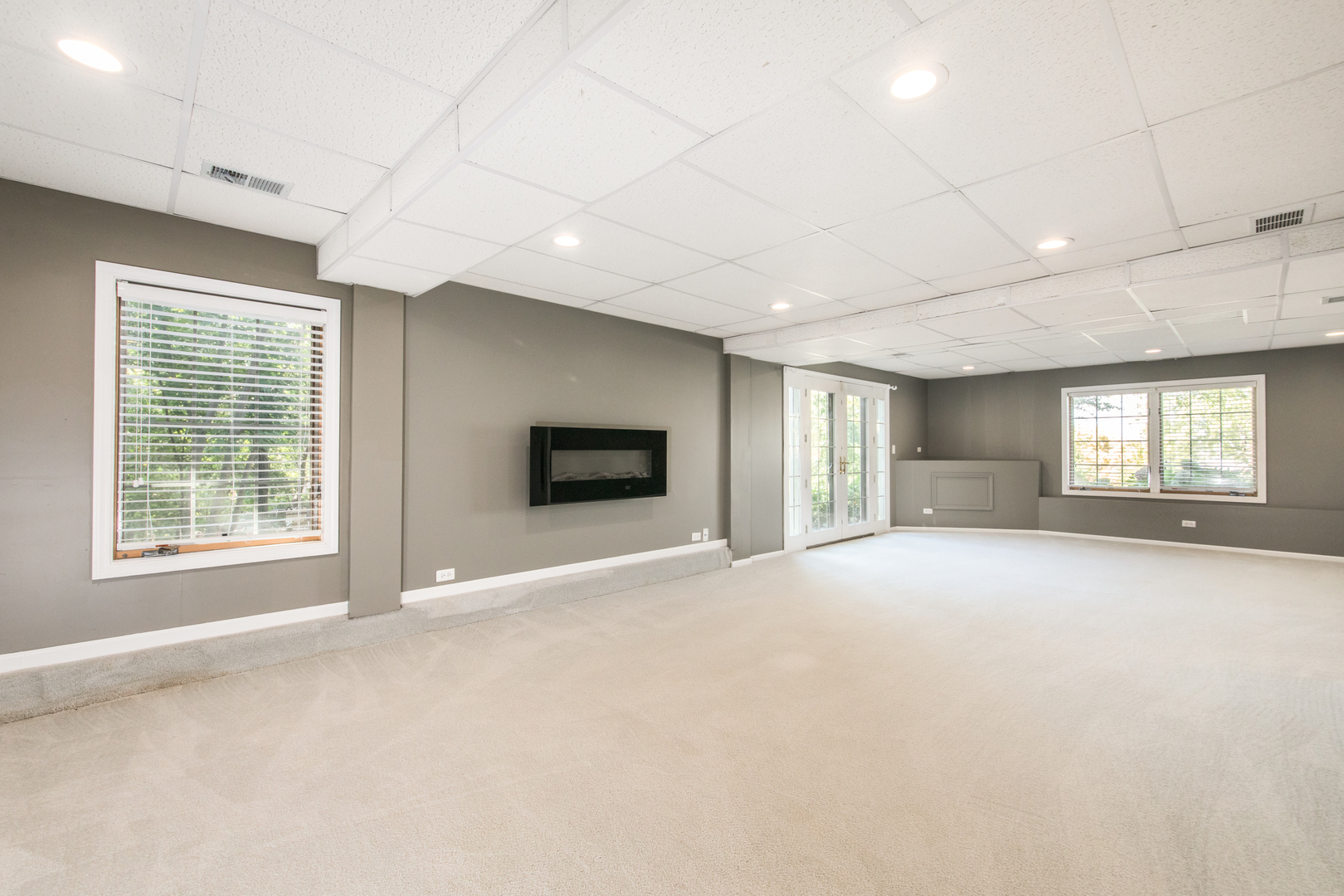 8 Division Court, Lemont, IL 60439