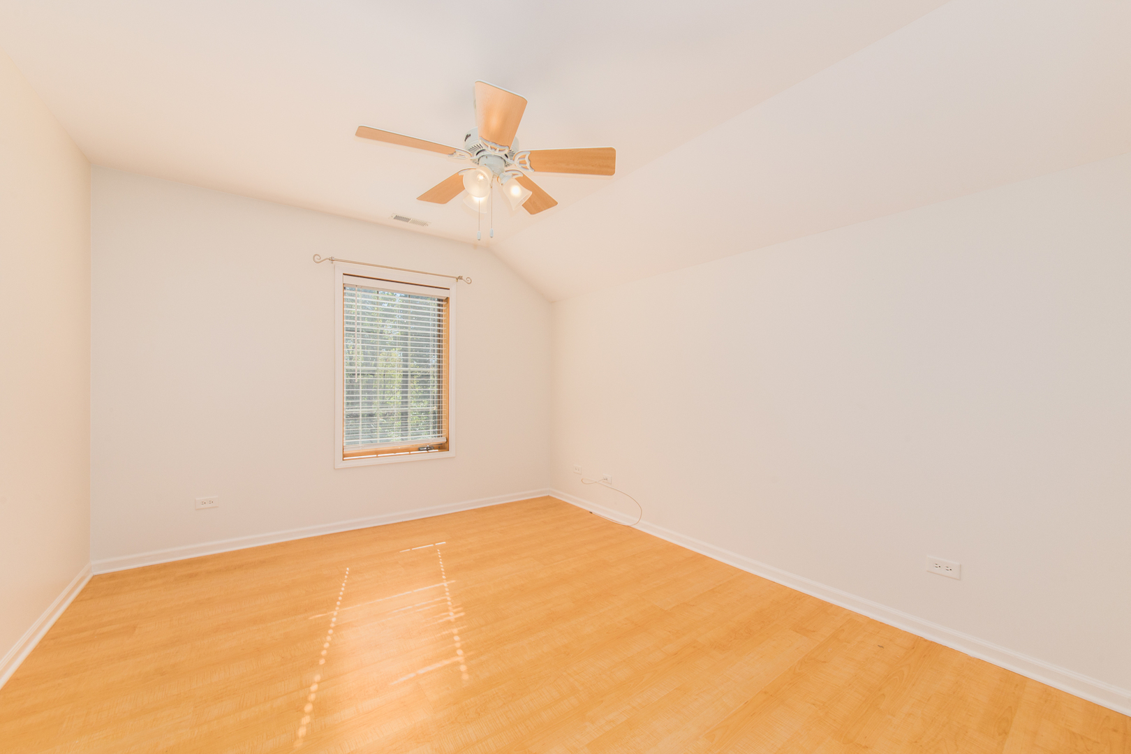 8 Division Court, Lemont, IL 60439