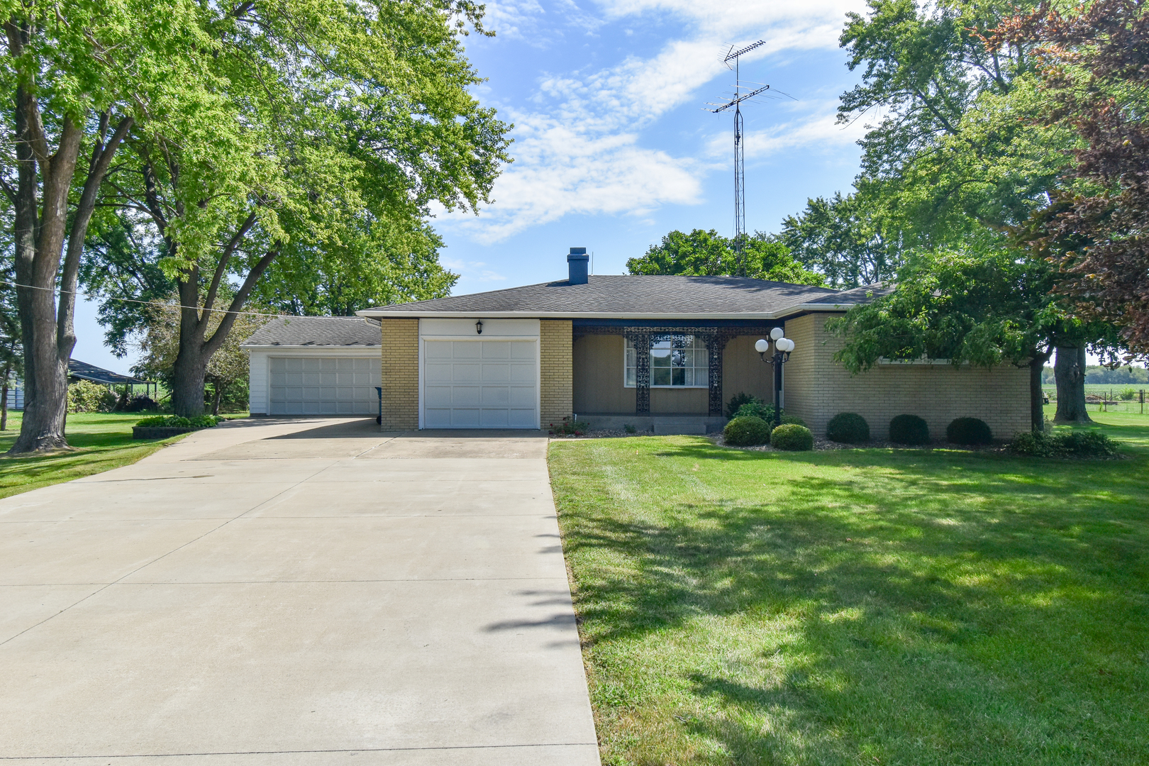 1542 E 18th Road, Streator, IL 61364