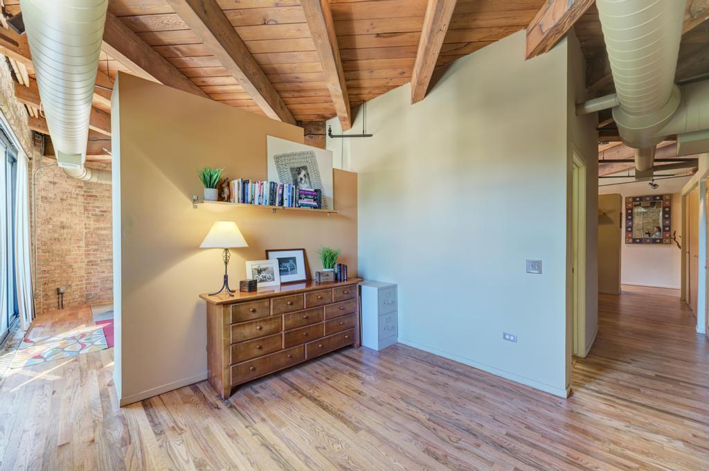 2161 N California Avenue #201, Chicago, IL 60647