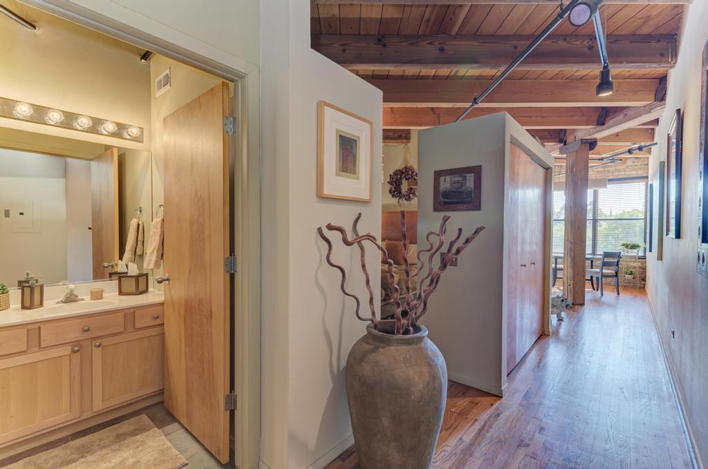 2161 N California Avenue #201, Chicago, IL 60647