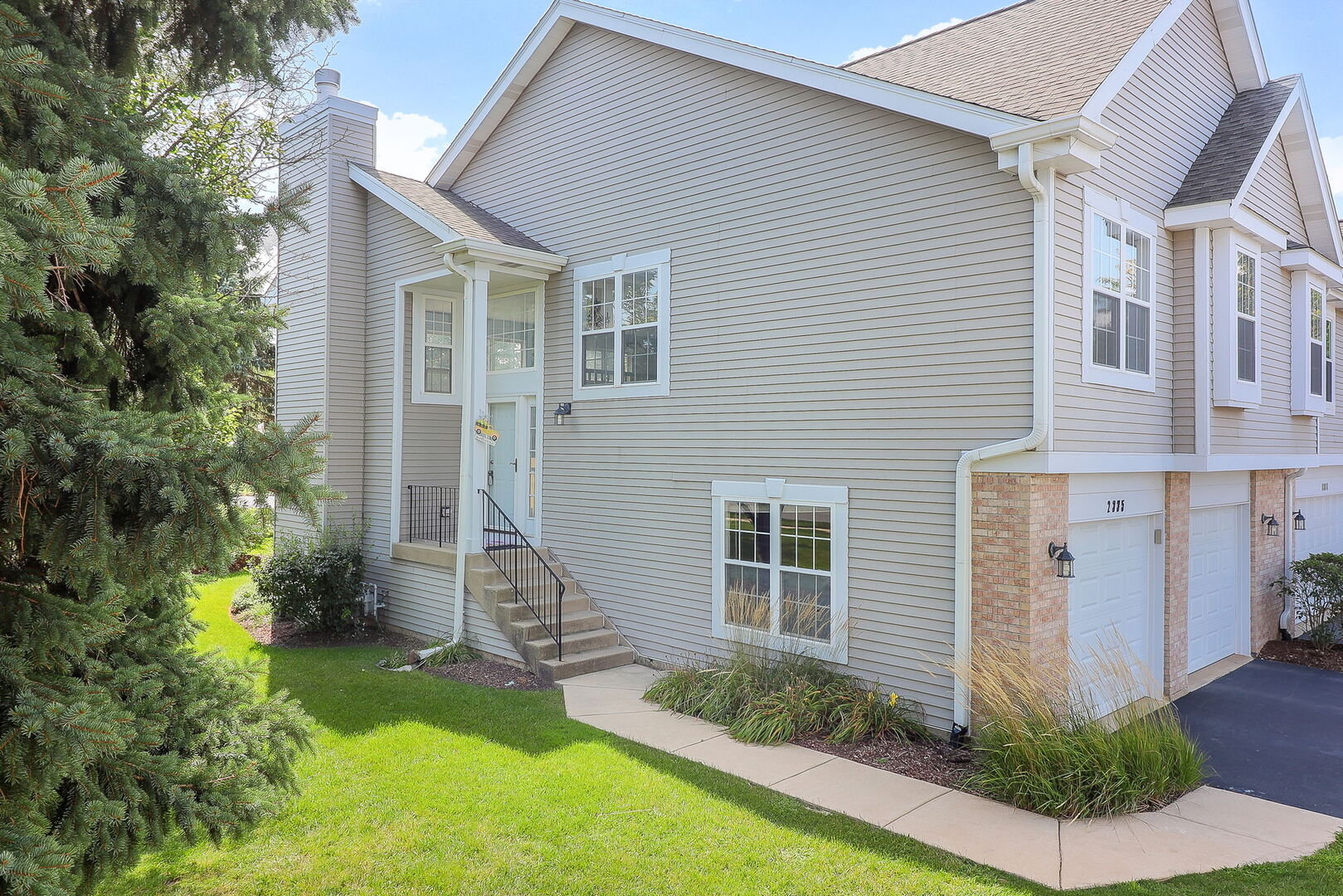 2335 Old George Way #2335, Downers Grove, IL 60515