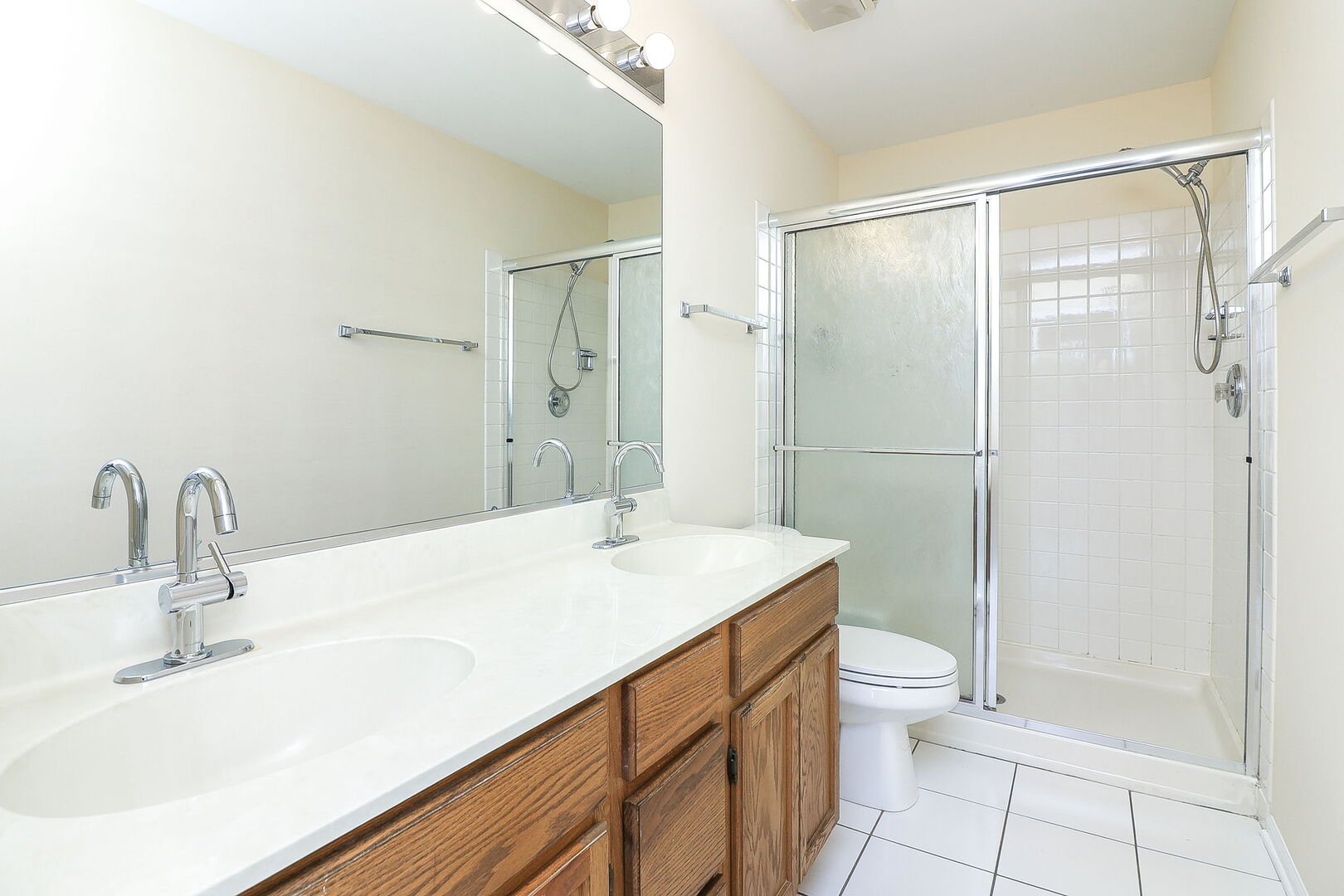 2335 Old George Way #2335, Downers Grove, IL 60515