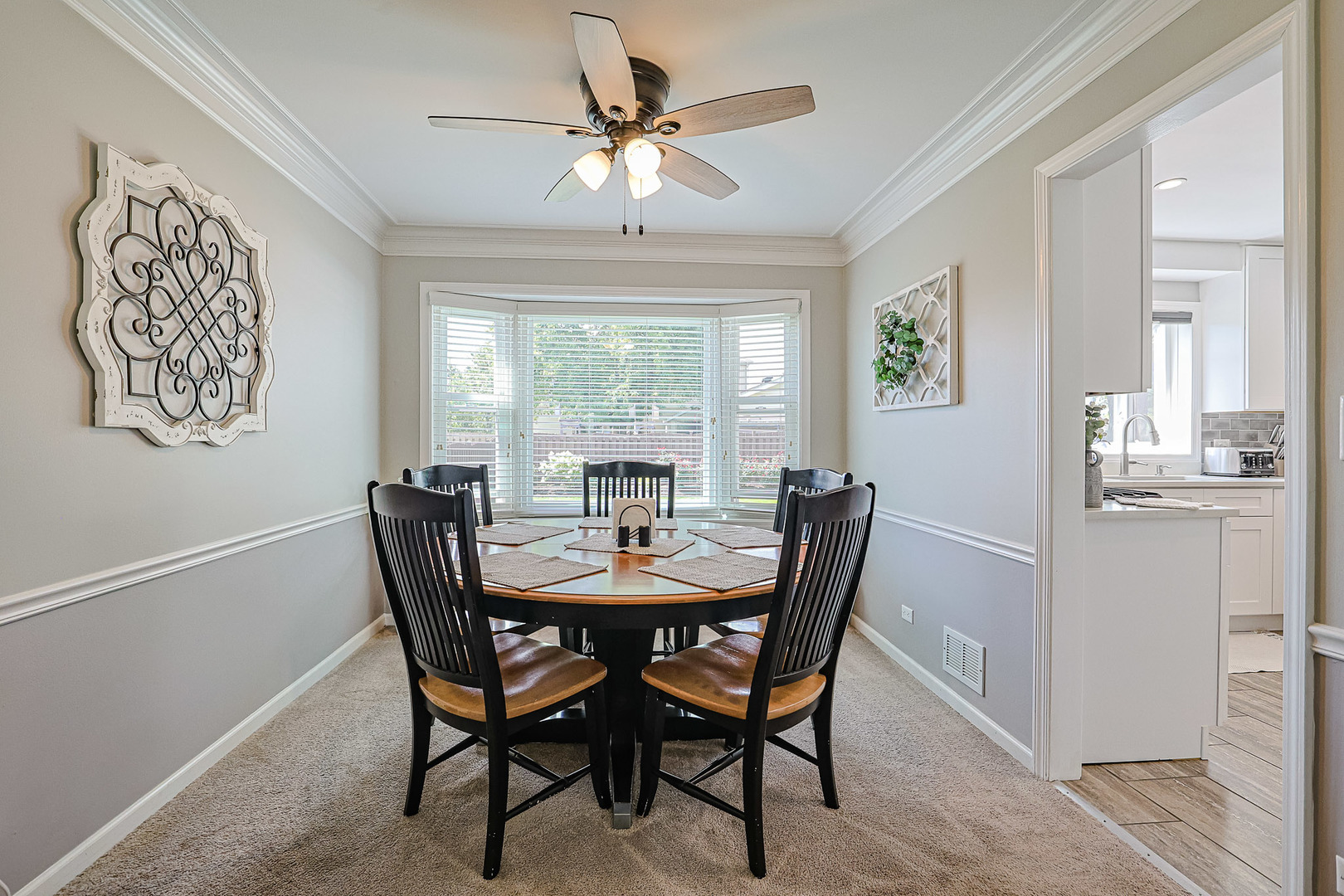 936 Debra Lane, Elk Grove Village, IL 60007