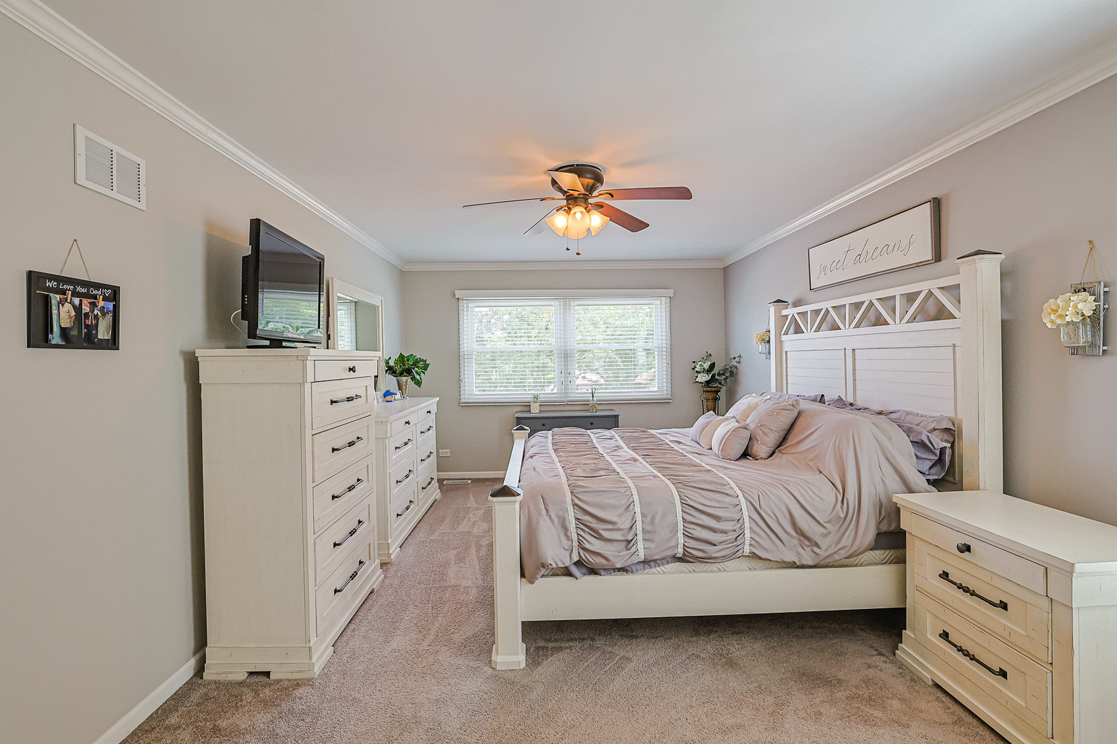 936 Debra Lane, Elk Grove Village, IL 60007