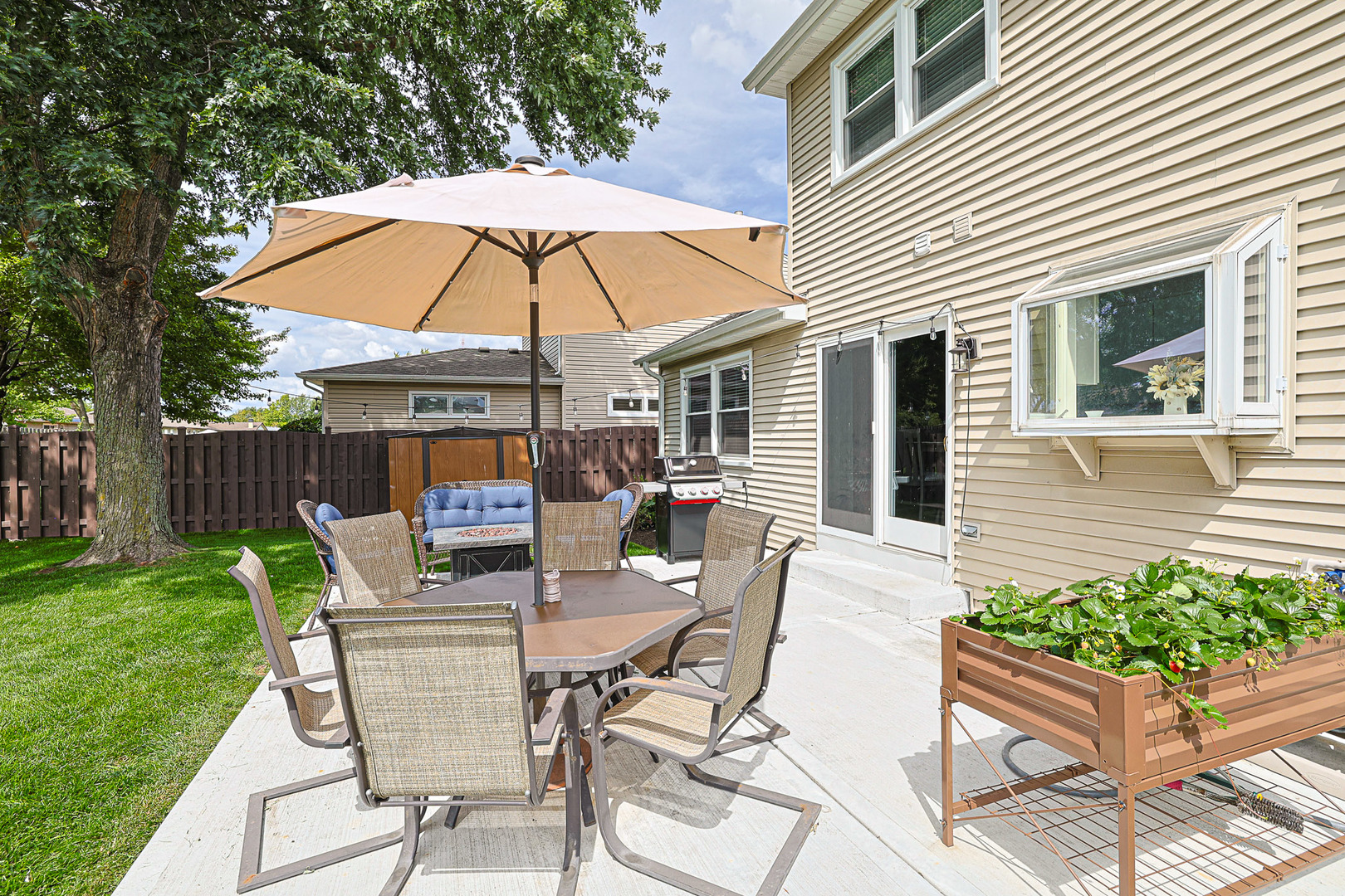 936 Debra Lane, Elk Grove Village, IL 60007