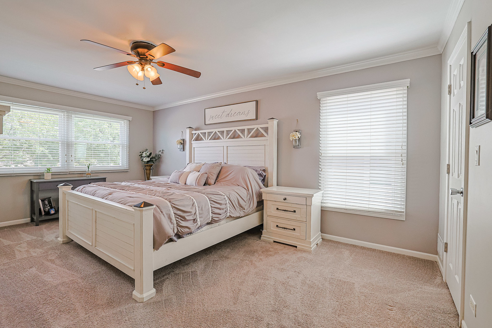 936 Debra Lane, Elk Grove Village, IL 60007