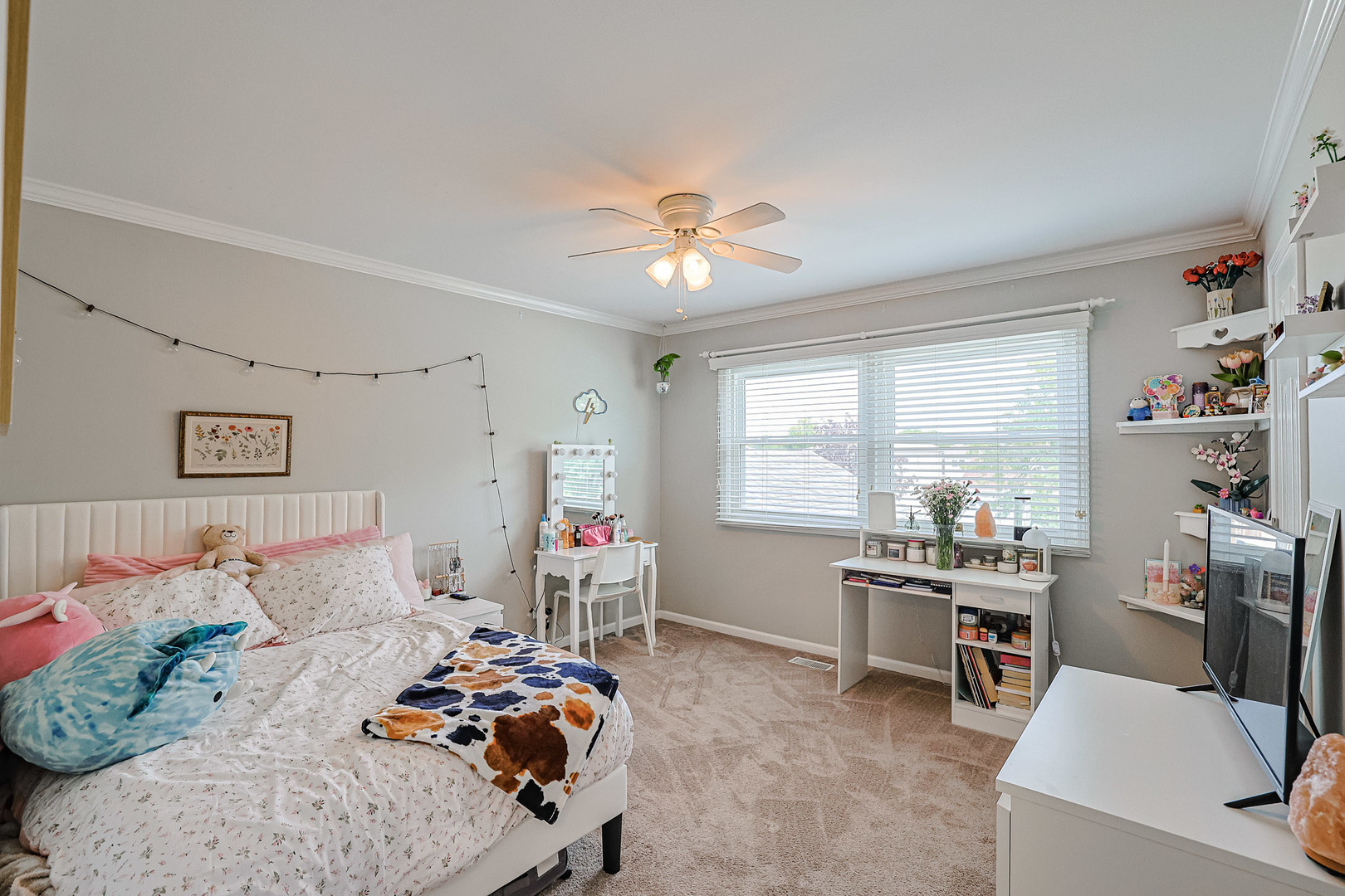 936 Debra Lane, Elk Grove Village, IL 60007