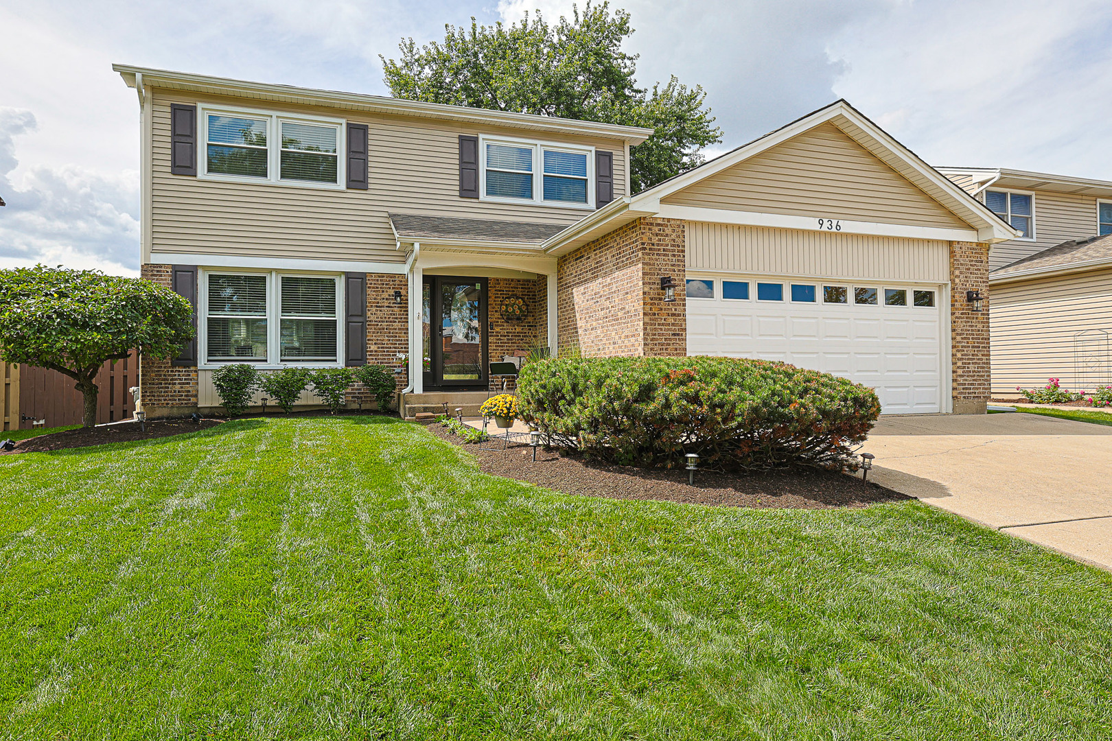 936 Debra Lane, Elk Grove Village, IL 60007