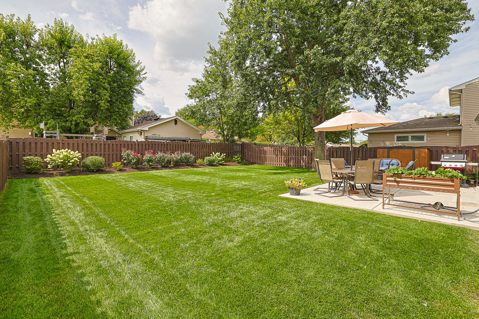 936 Debra Lane, Elk Grove Village, IL 60007