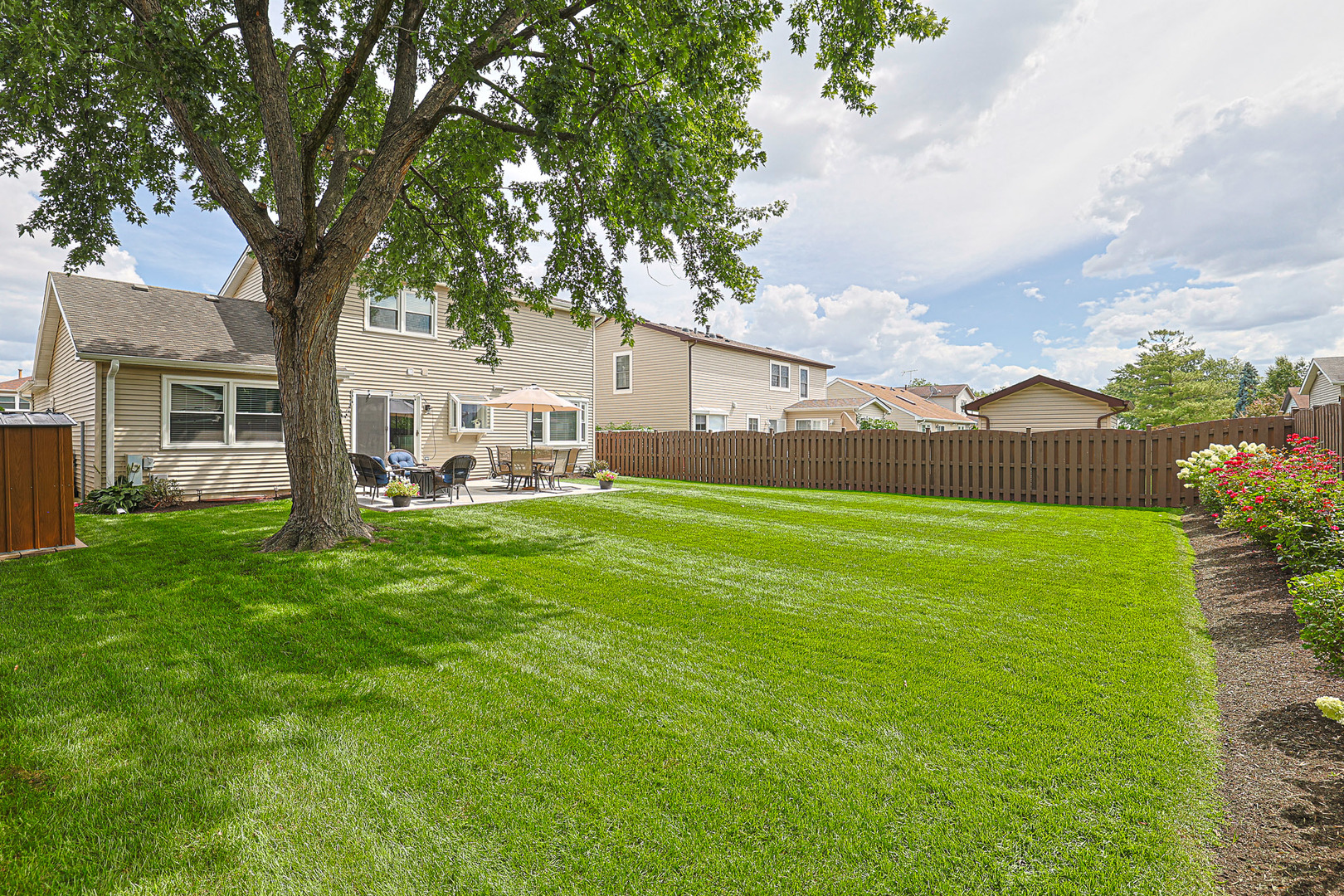 936 Debra Lane, Elk Grove Village, IL 60007