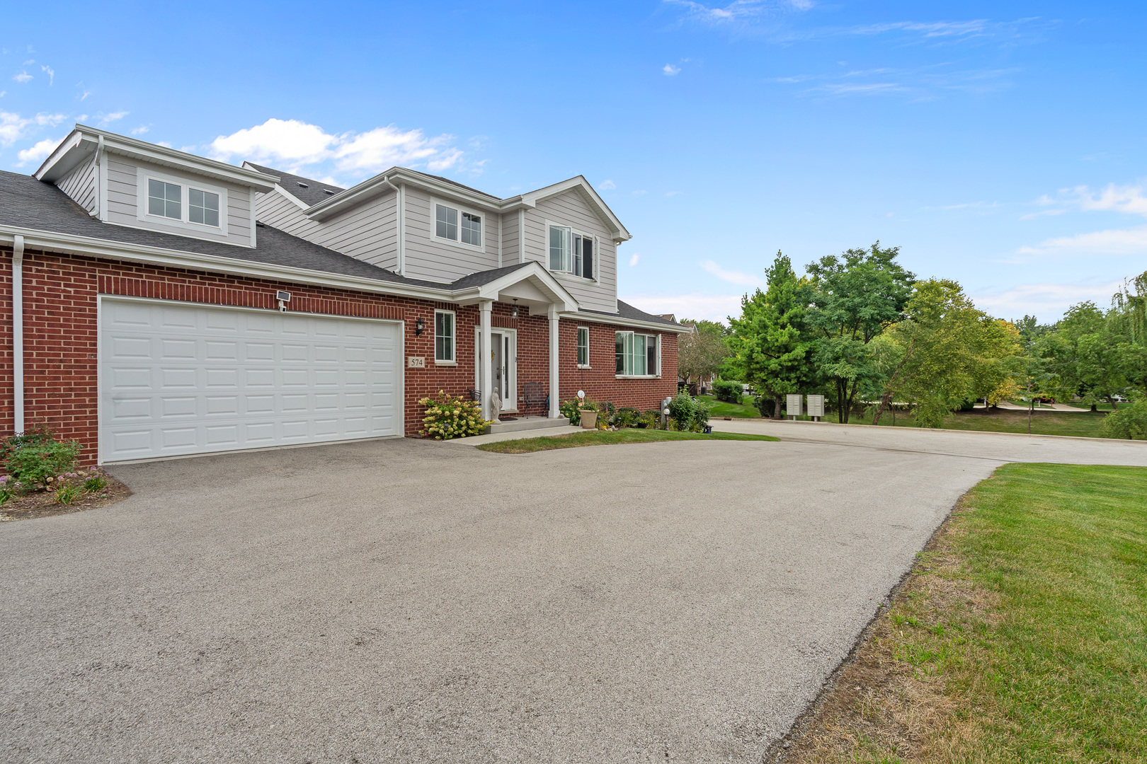 574 Prairie Crossing Drive, New Lenox, IL 60451