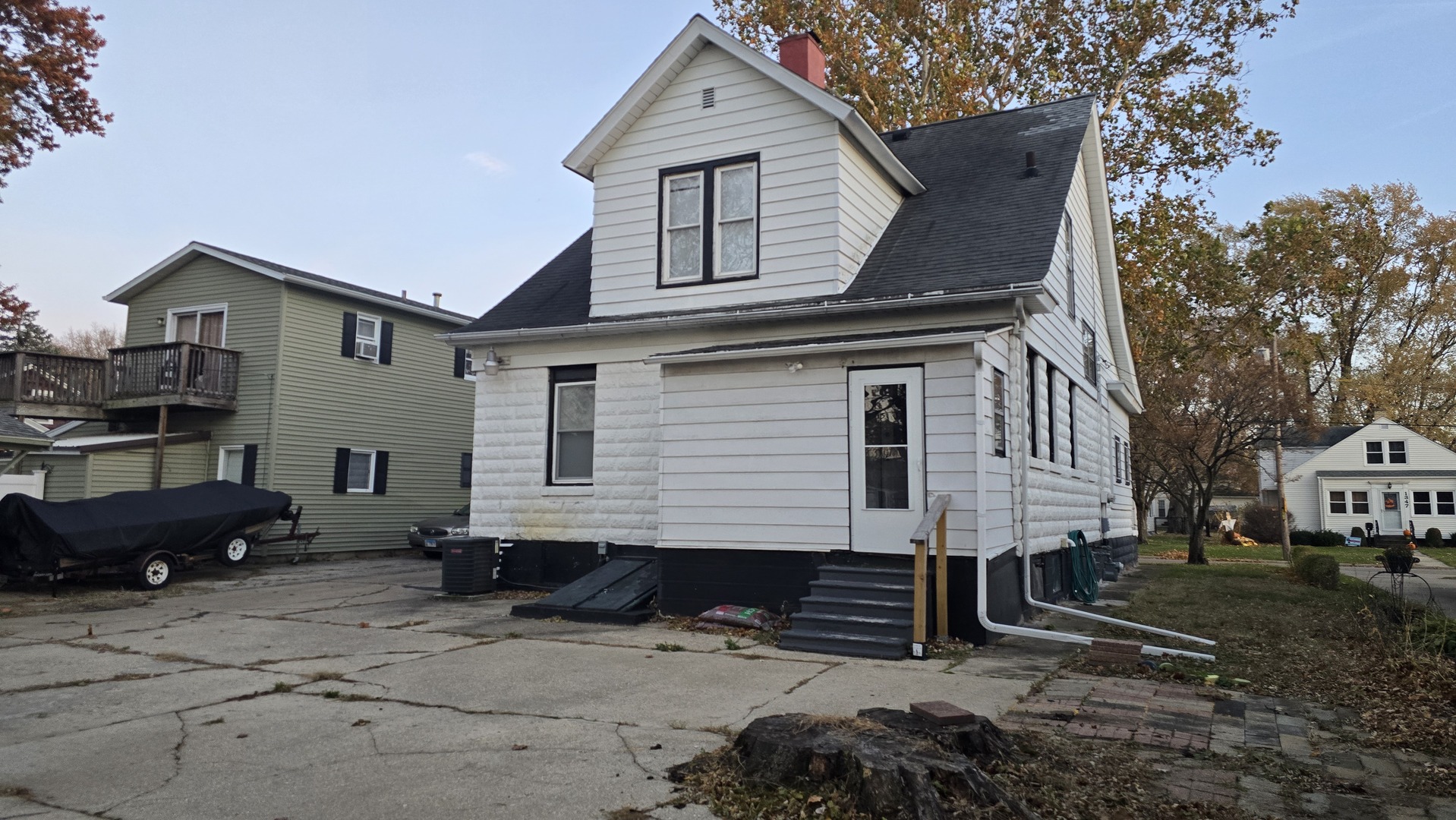 1352 Illinois Avenue, Ottawa, IL 61350