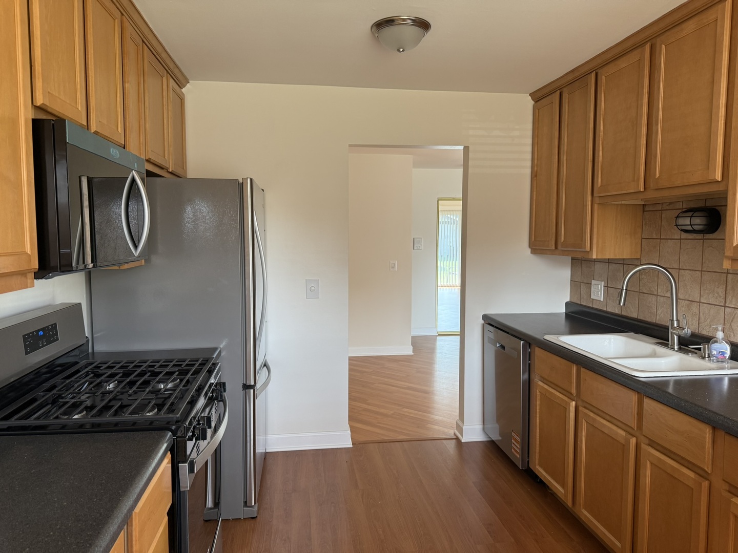 324 Oak Meadow Court #D1, Schaumburg, IL 60193