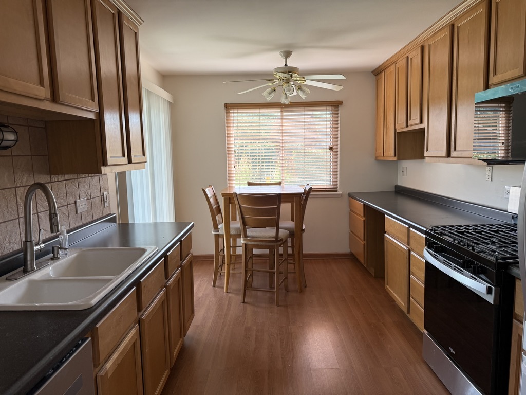 324 Oak Meadow Court #D1, Schaumburg, IL 60193