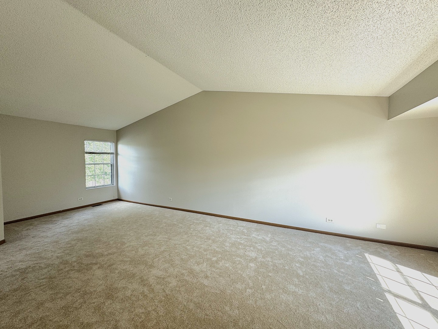 1604 ESTATE Circle, Naperville, IL 60565